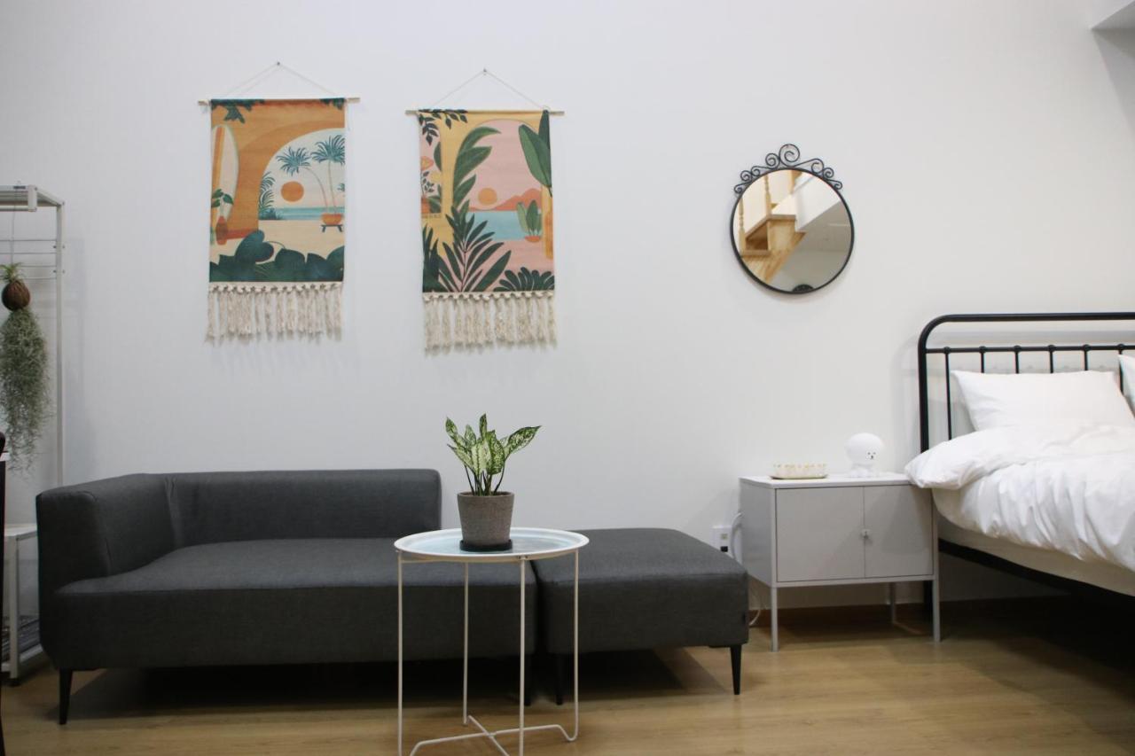 Hongdae - 1min From Hongik Uni Station Exit #1 Apartment Seoul