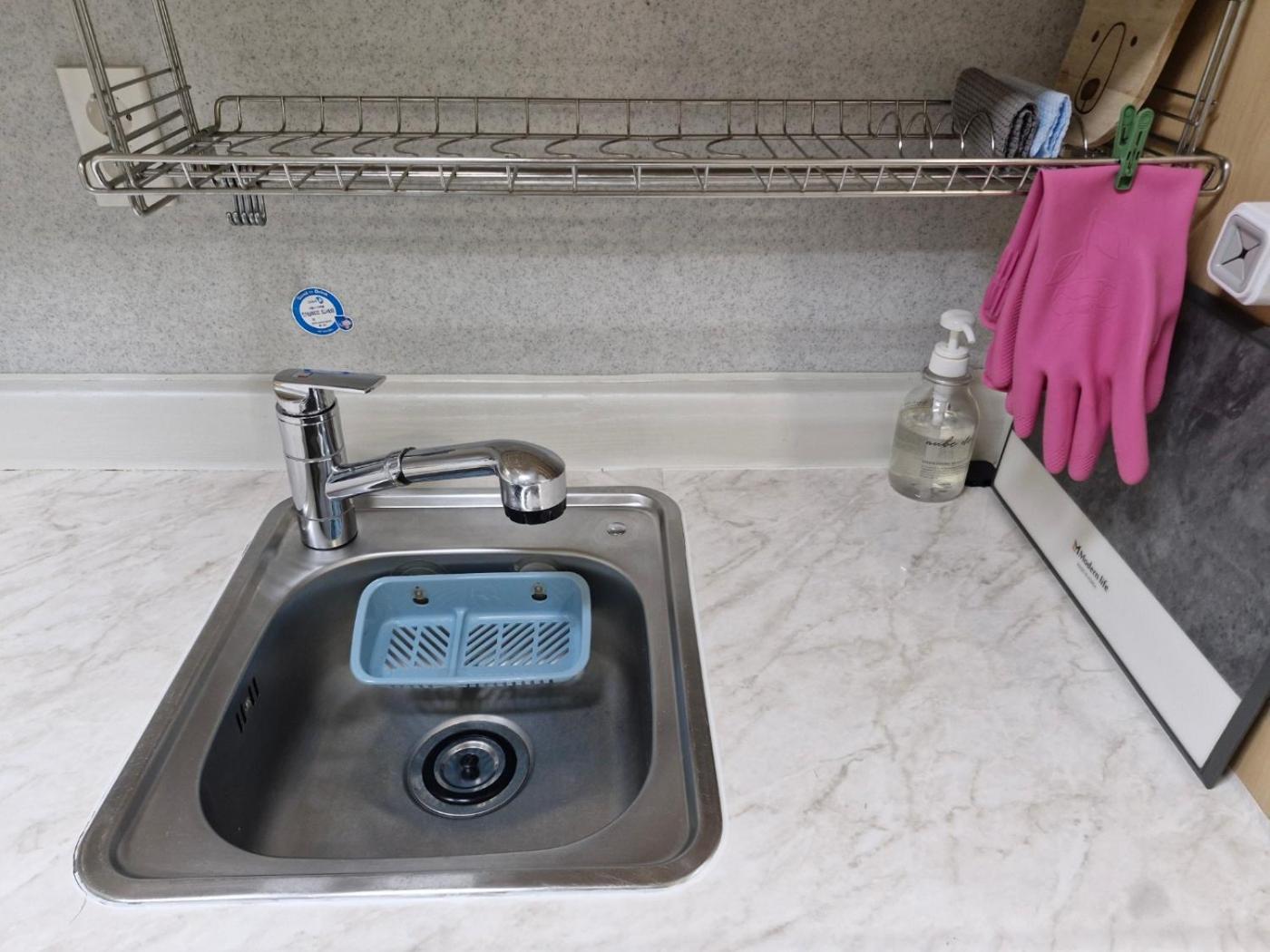 Hongdae - 1min From Hongik Uni Station Exit #1 Apartment Seoul